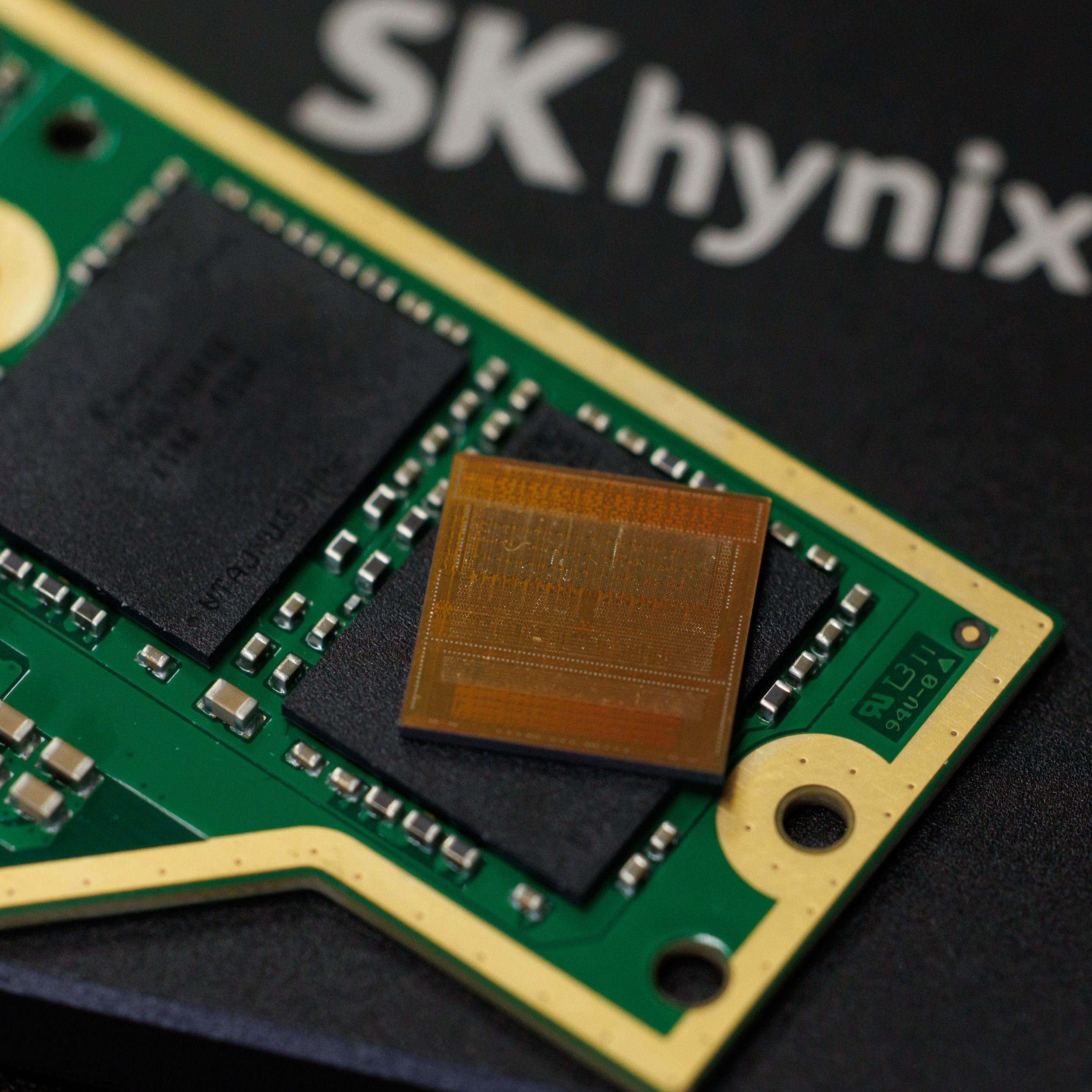 SK hynix präsentierte iHBM: Integrierte Kühlung senkt Wärmewiderstand um 30 % für HBM5 und KI-Rechenzentren