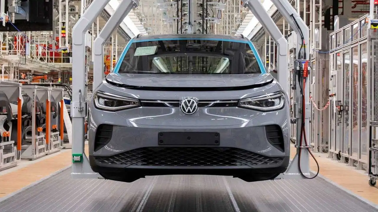 Volkswagen's Struggles Continue: The Company Is Slashing Capacity Again