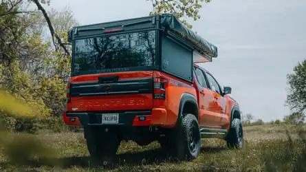 Dieser robuste Nissan Frontier ist das ultimative Overland-Fahrzeug.