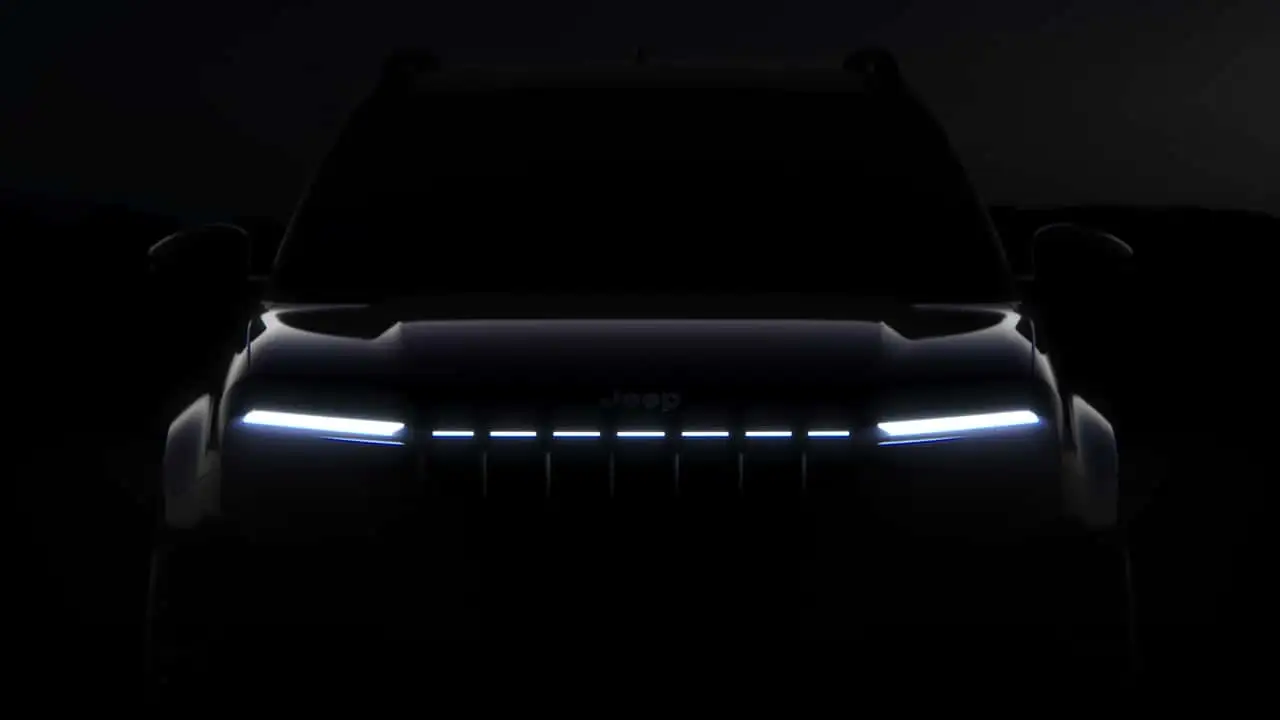 Jeeps kleinstes SUV enthüllt neues beleuchtetes Kühlergrill-Design