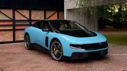 Ferraris erstes Elektroauto stößt bei Wall Street auf Kritik