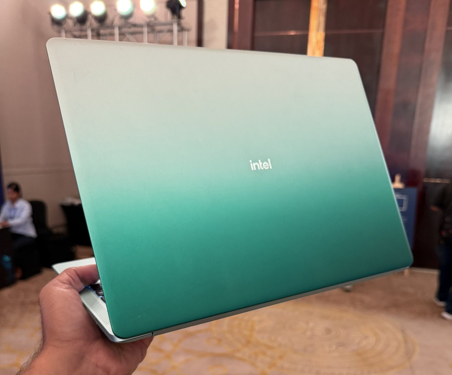 Intel-Chips treiben Google Book an und kontern Apples MacBook Neo mit leistungsstarkem Premium-Laptop