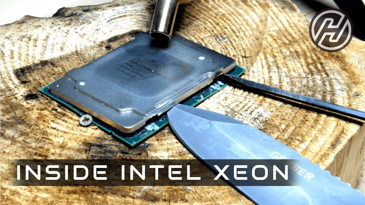 Tech-Teardown-Spezialist bläst einen Xeon mit einem Brenner und einem Jagdmesser auf – ein Holzblock wird zum würdigen Altar für das Opfer