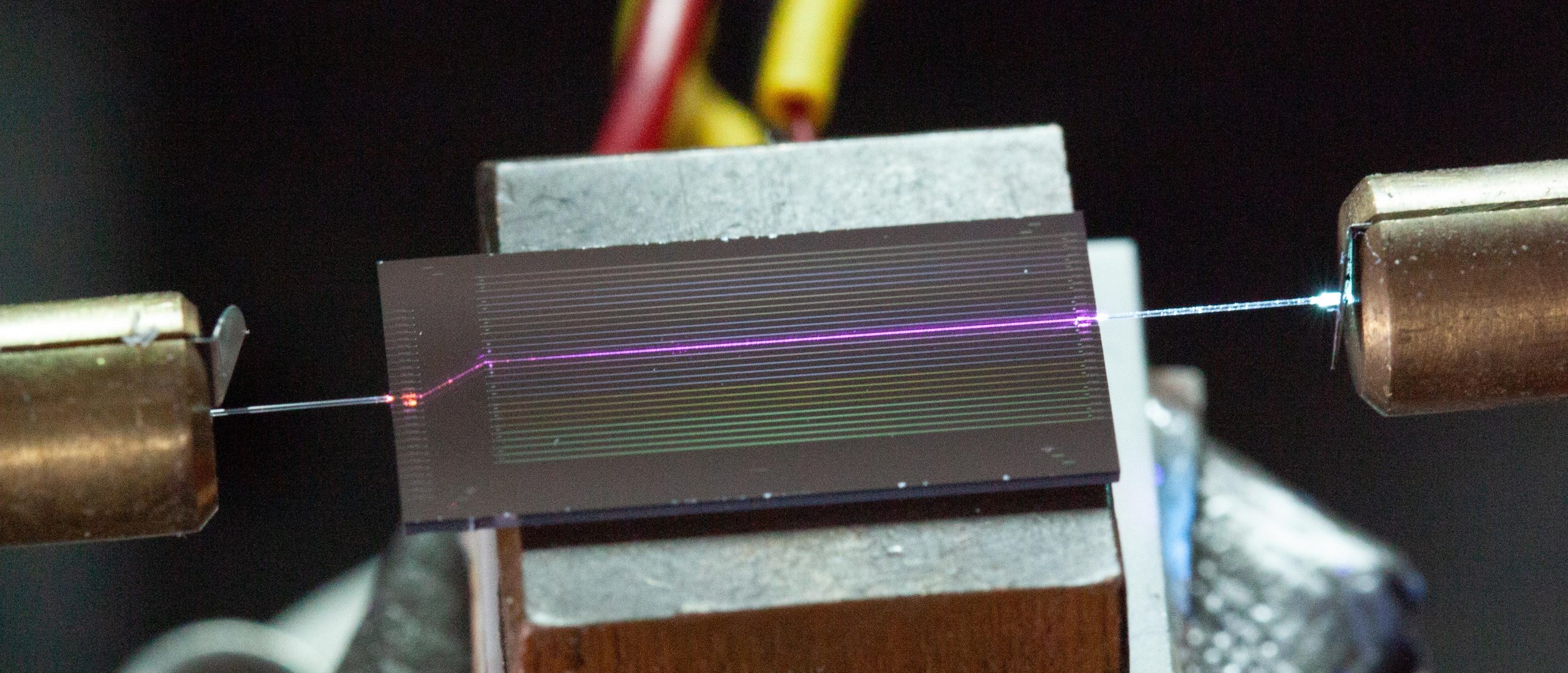 Harvard Durchbruch bringt leistungsstarke UV-Quellen auf einen Chip