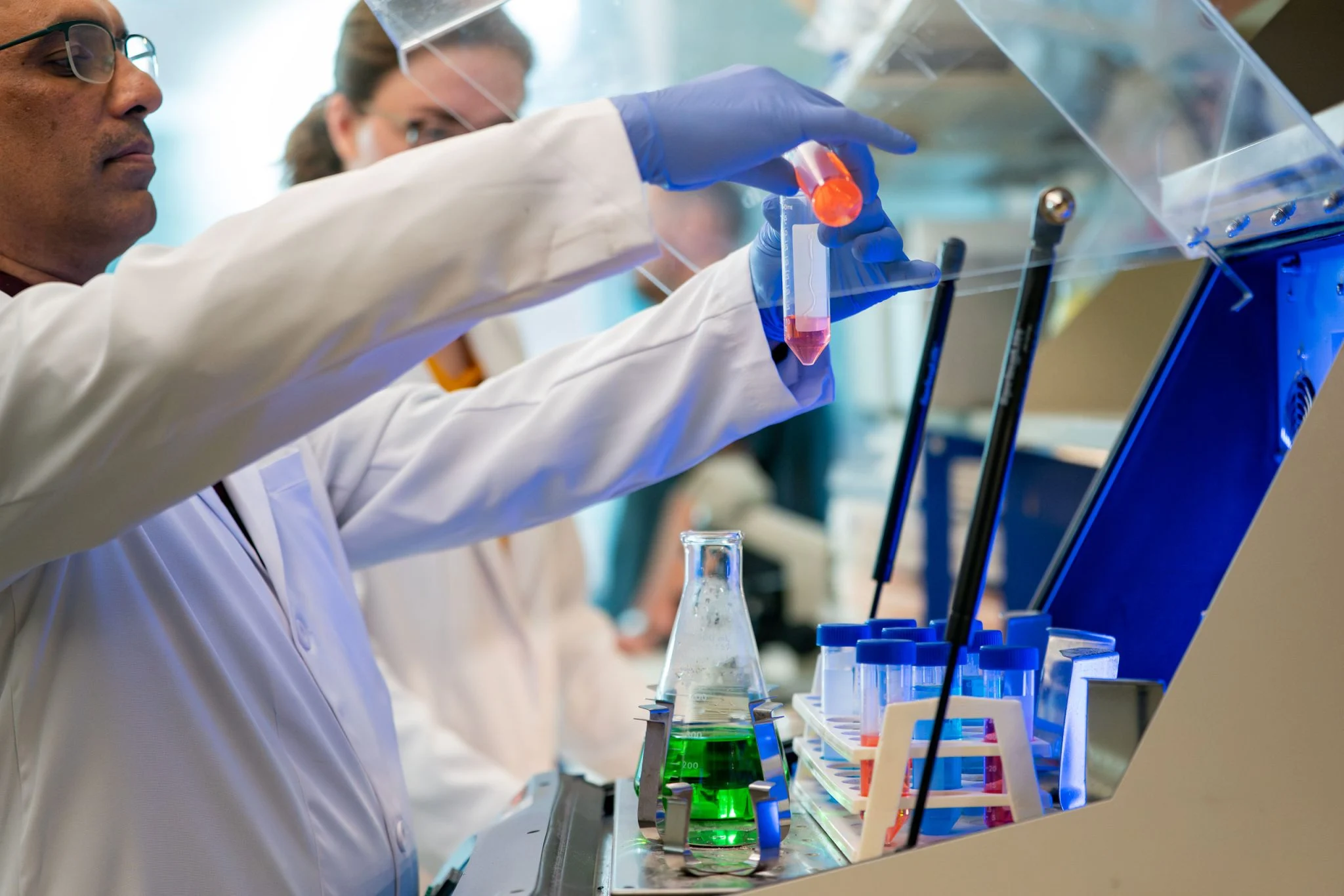 Wissenschaftler kehren altersbedingten Hirnverfall mit einfachem Nasenspray um