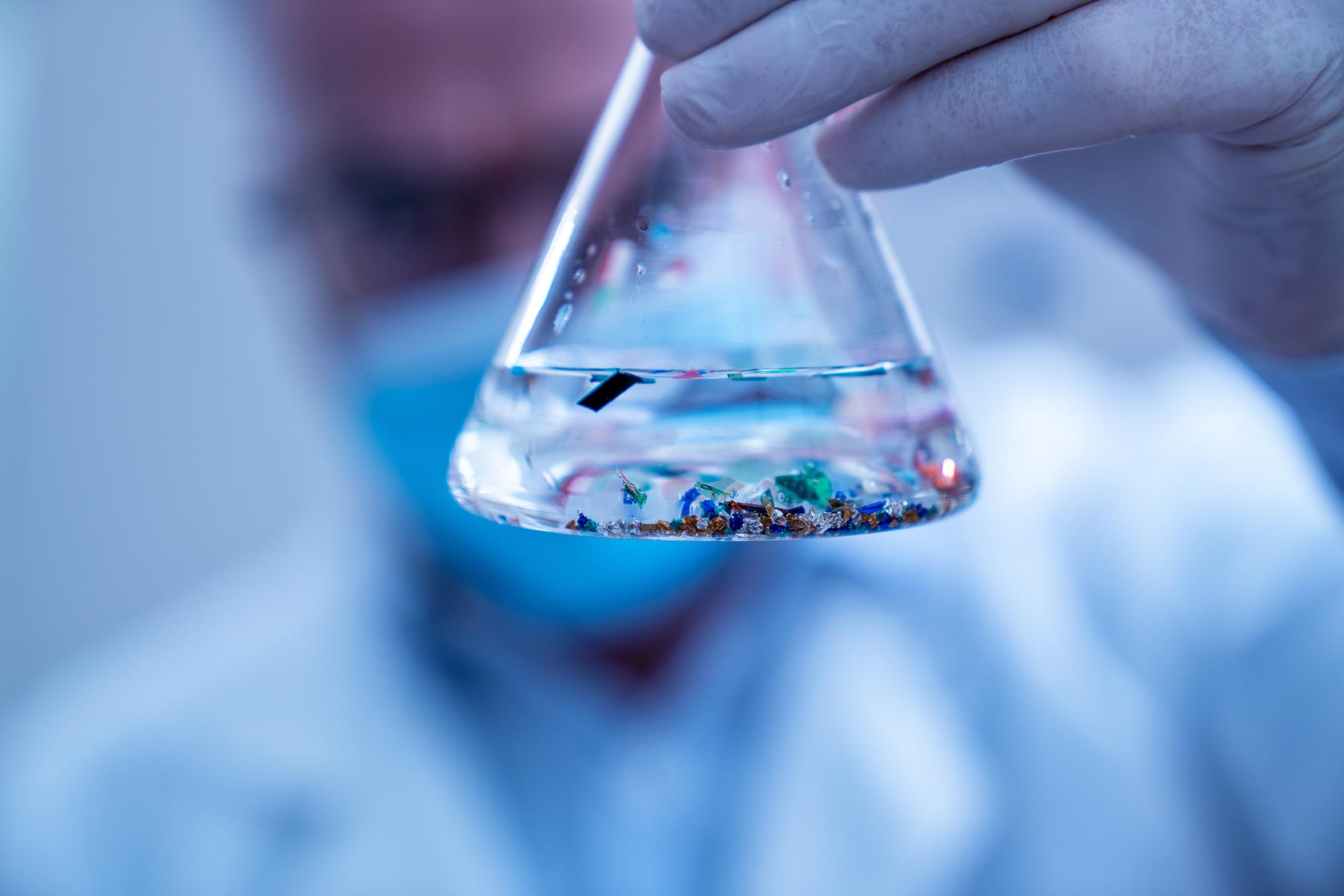 Wissenschaftler entwickeln biologisch abbaubaren Kunststoff, der in nur sechs Tagen vollständig zerfällt