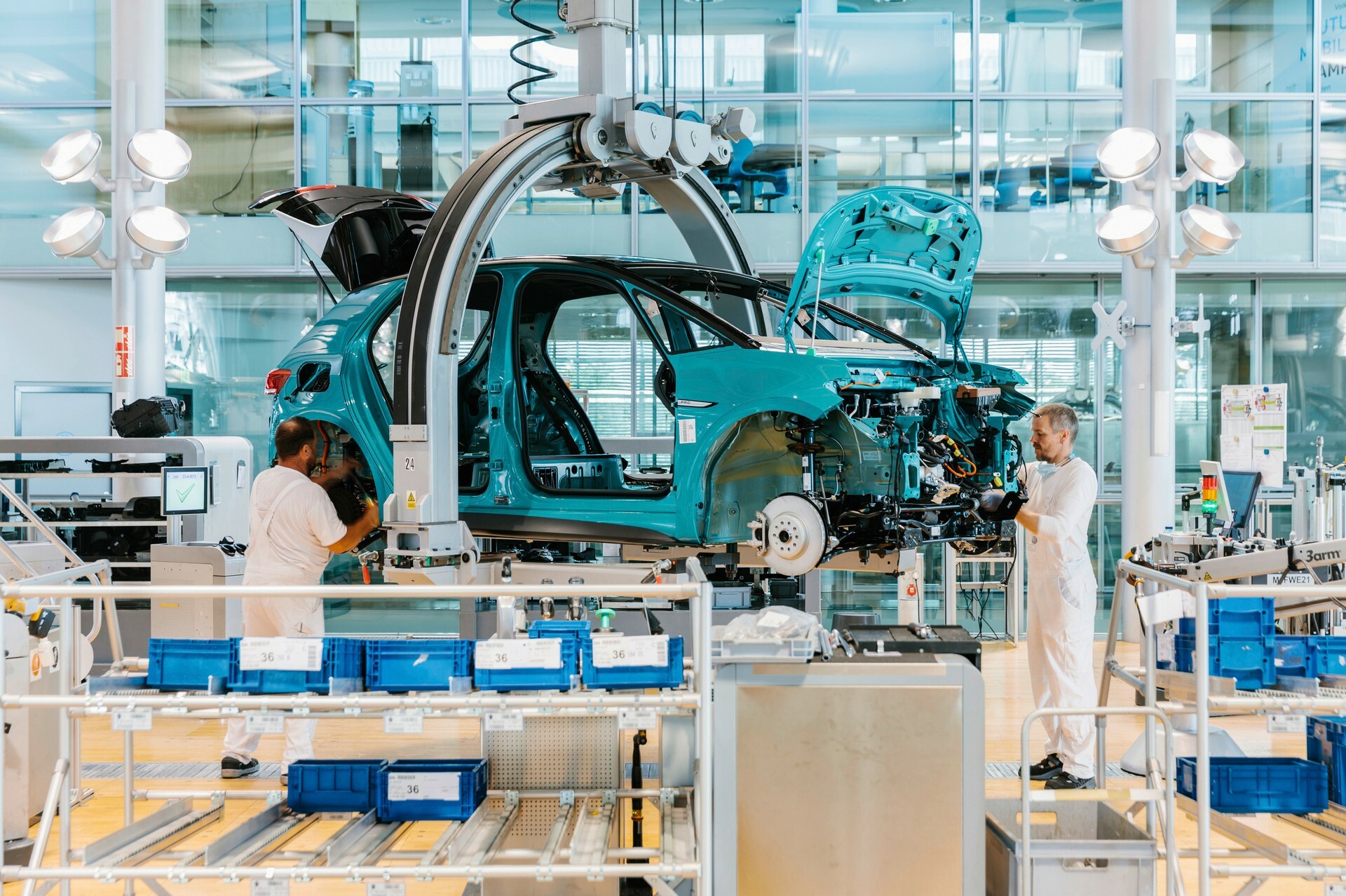 VW geht bei der jährlichen Produktion um eine Million Einheiten zurück, ist aber zuversichtlich bezüglich der Marke Scout