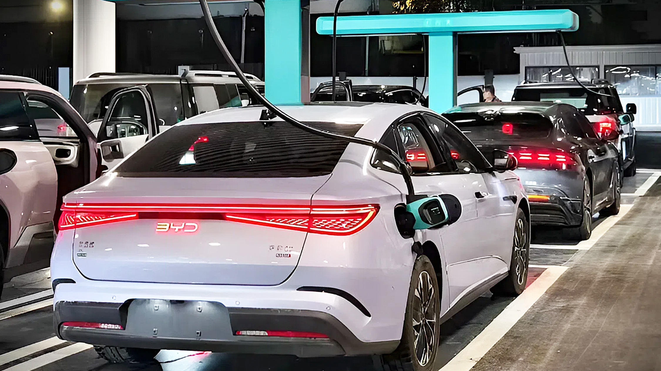 Chinas Elektroauto-Verkäufe stürzen ein um fast 20 Prozent, und Deutschlands Top-Fünf sinken auf 1,6 Prozent | Carscoops
