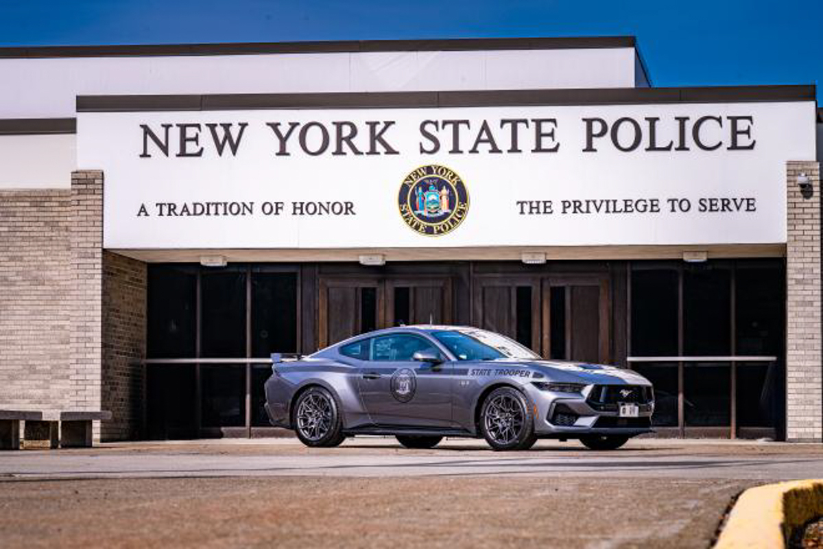 New Yorks Pursuit Mustangs sind 30 % günstiger als Patrouillen-SUVs | Carscoops