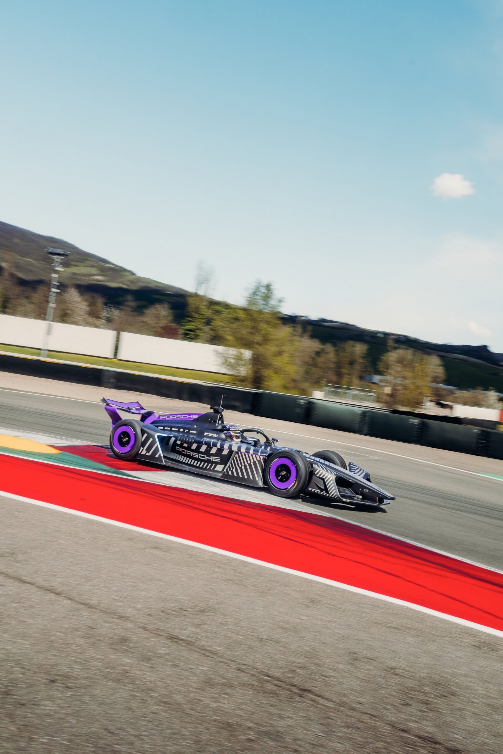 Porsches neuer 975 RSE wiegt weniger als ein Miata und ist im Attack Mode stärker als ein Bugatti