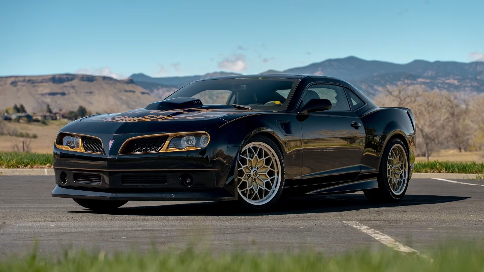 Der Pontiac, den Chevy nie gebaut hat, mit Burt Reynolds' Unterschrift | Carscoops