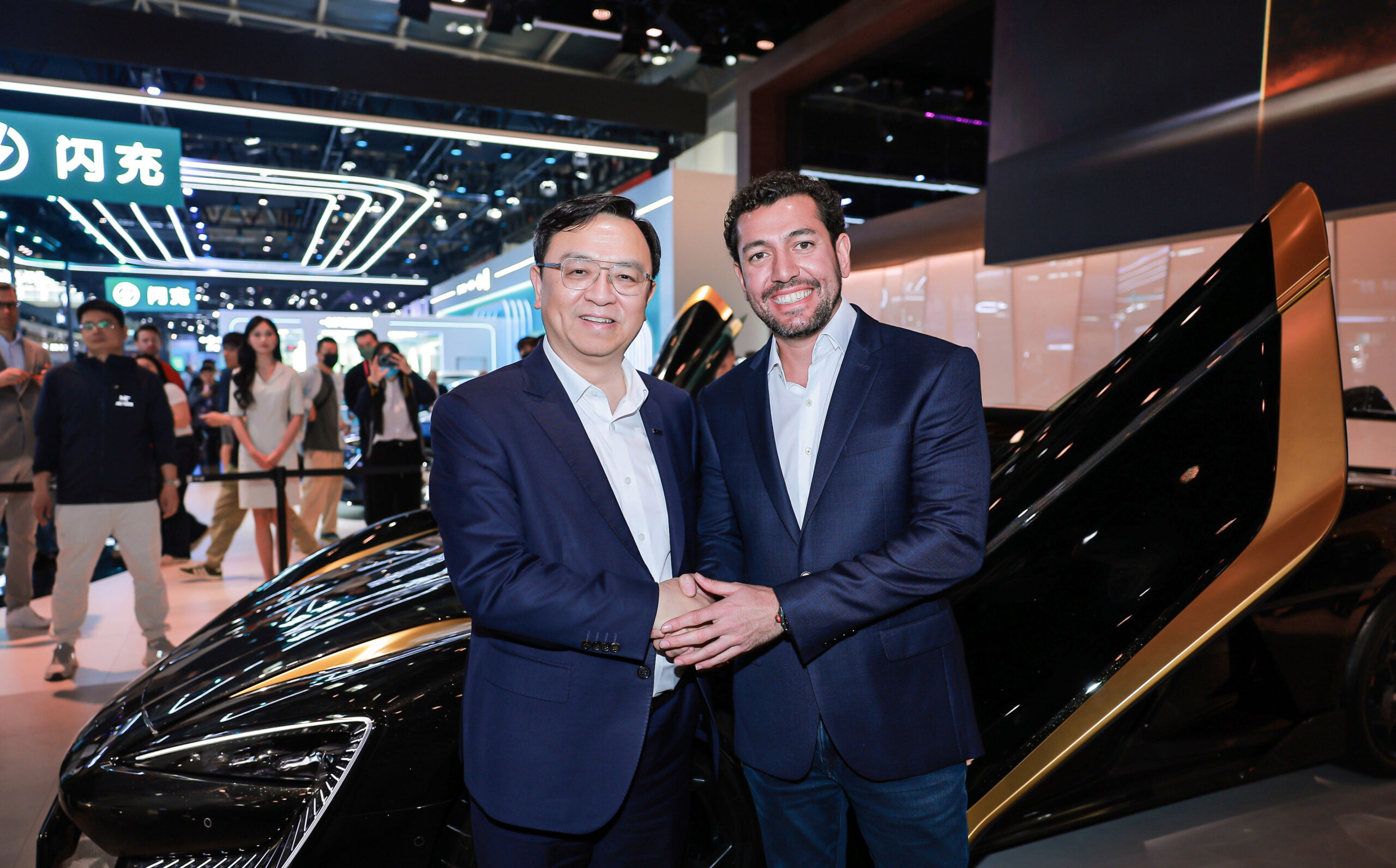 BYD's 2.978 PS Hypercar findet erste Käufer, die Bugatti-Geld zahlen