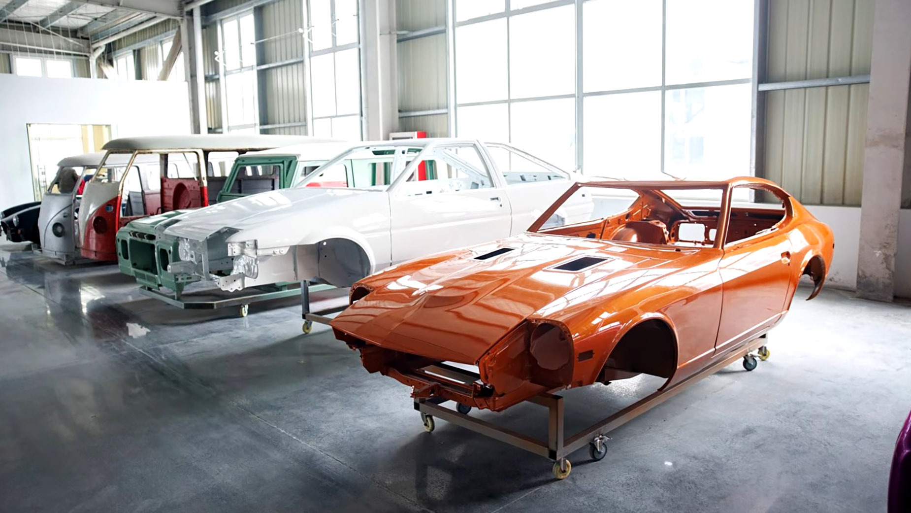 China fertigt neue Karosserien für Klassiker wie Mustang, Land Cruiser und 911