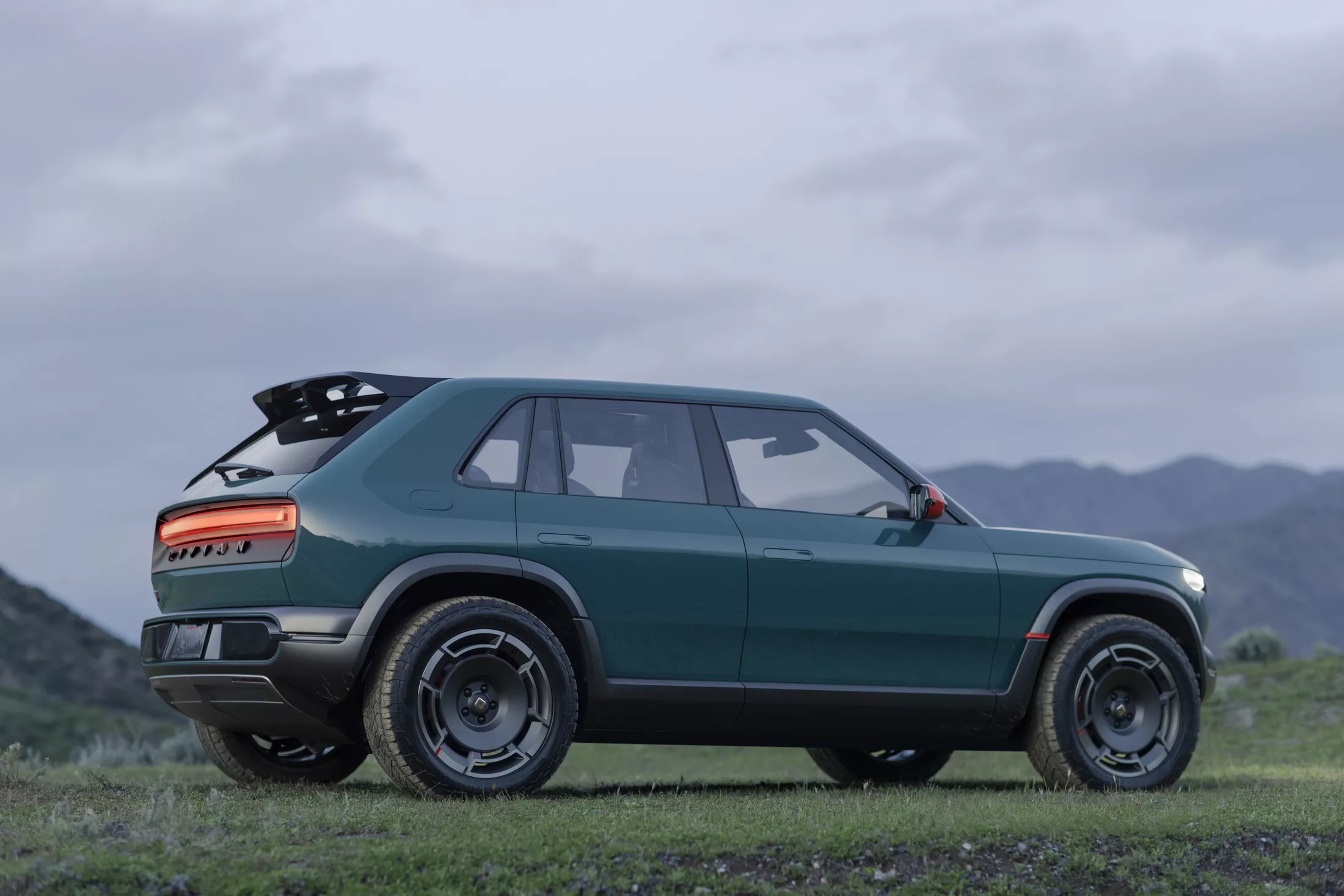 Rivian-Chef deutet auf R2X und Pickup hin: Günstige Elektroautos im Kommen