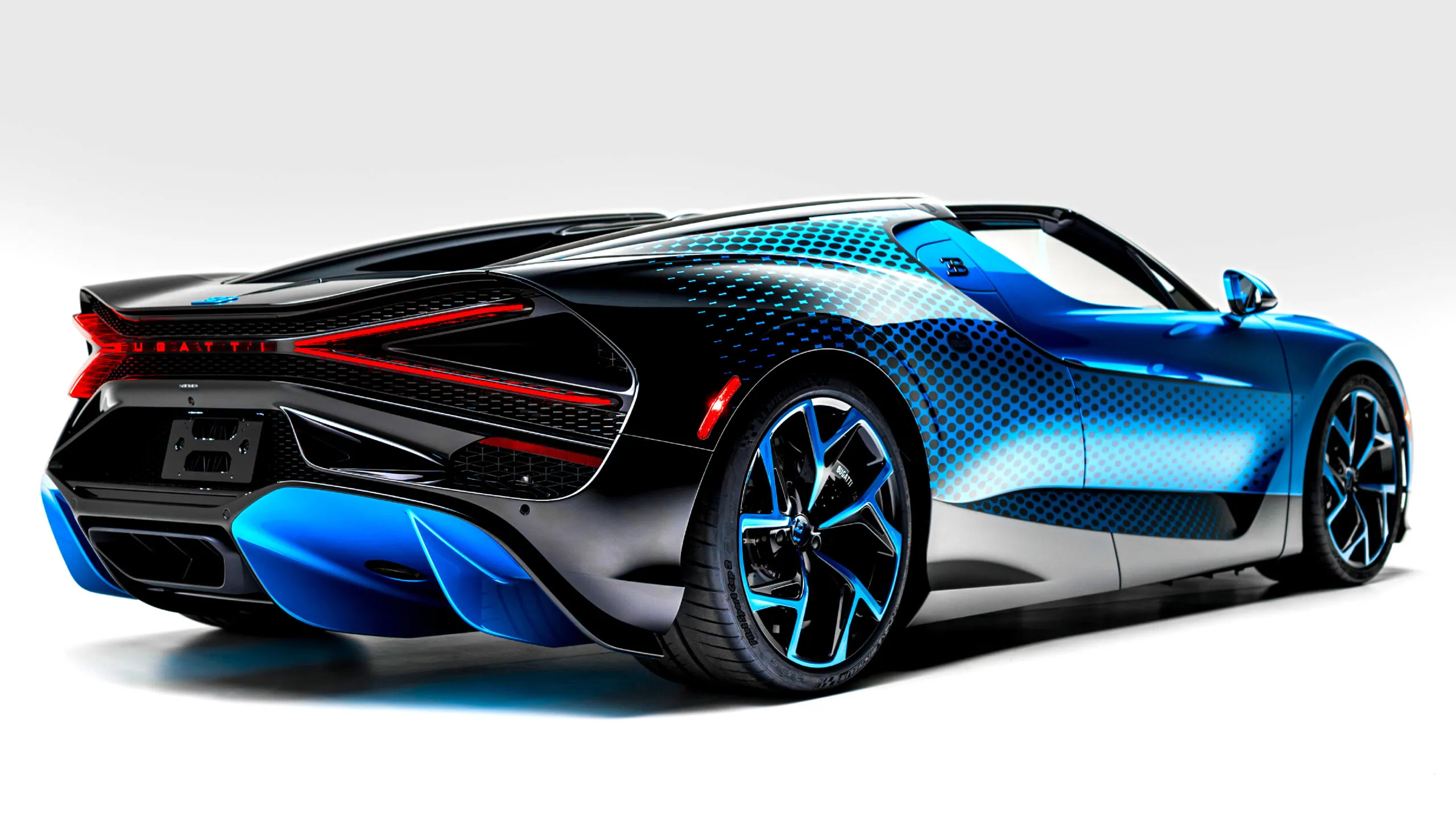 Ein Amerikaner, der nicht bei einem, sondern bei zwei oder drei Bugatti-inspirierten Autos aufhörte | Carscoops