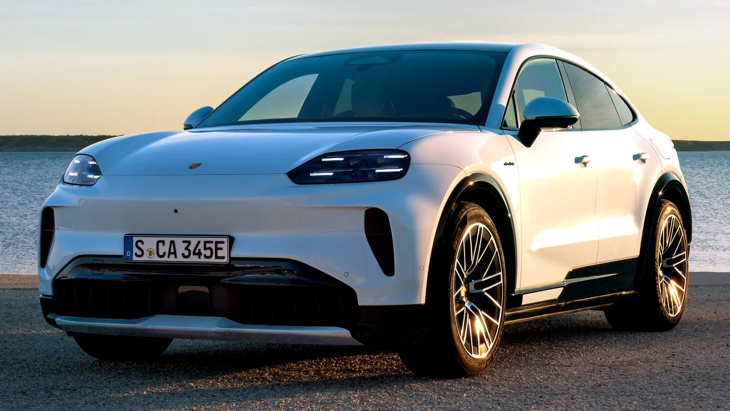 Der neue elektrisch angetriebene Cayenne Coupé von Porsche erreicht die 60 in gleicher Zeit wie der 911 Turbo S und kann trotzdem noch Ihr Boot ziehen | Carscoops