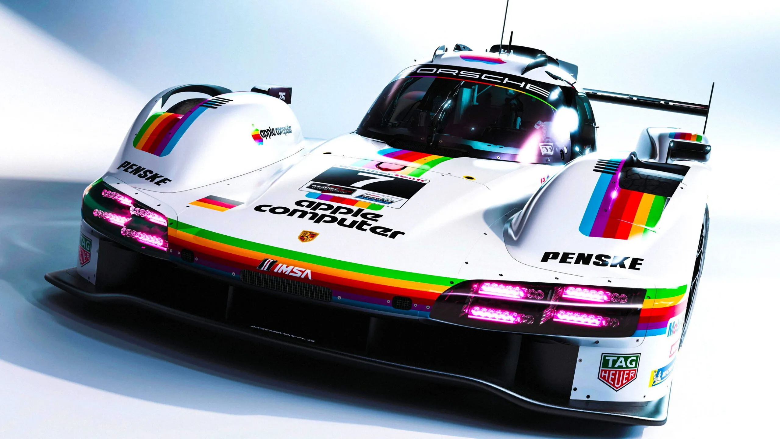 Apple's Logo kehrt nach 46 Jahren auf einem Porsche zurück | Carscoops