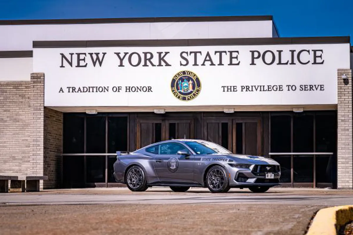 New Yorks Pursuit Mustangs sind 30 % günstiger als Patrouillen-SUVs | Carscoops