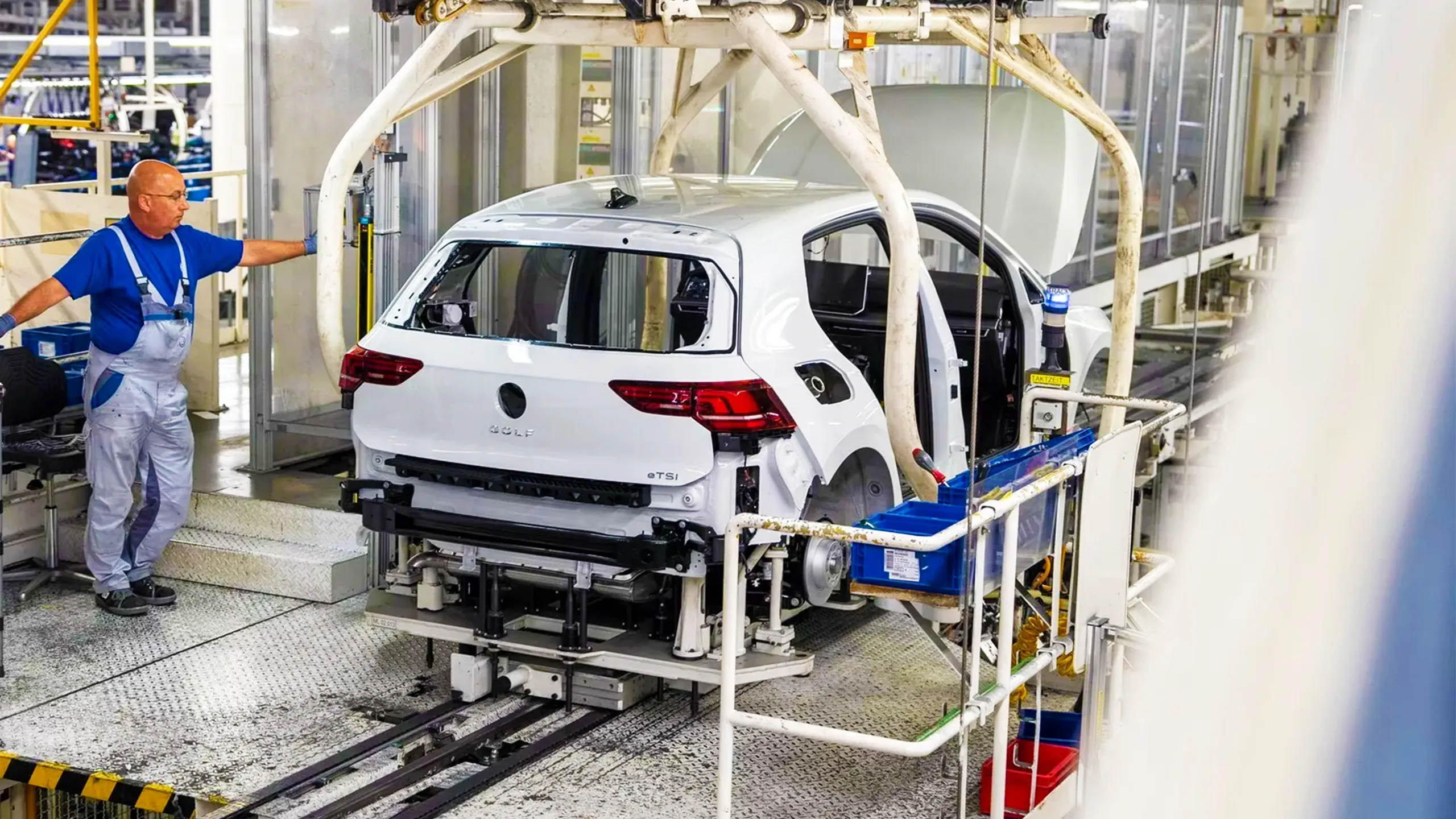 VW geht bei der jährlichen Produktion um eine Million Einheiten zurück, ist aber zuversichtlich bezüglich der Marke Scout
