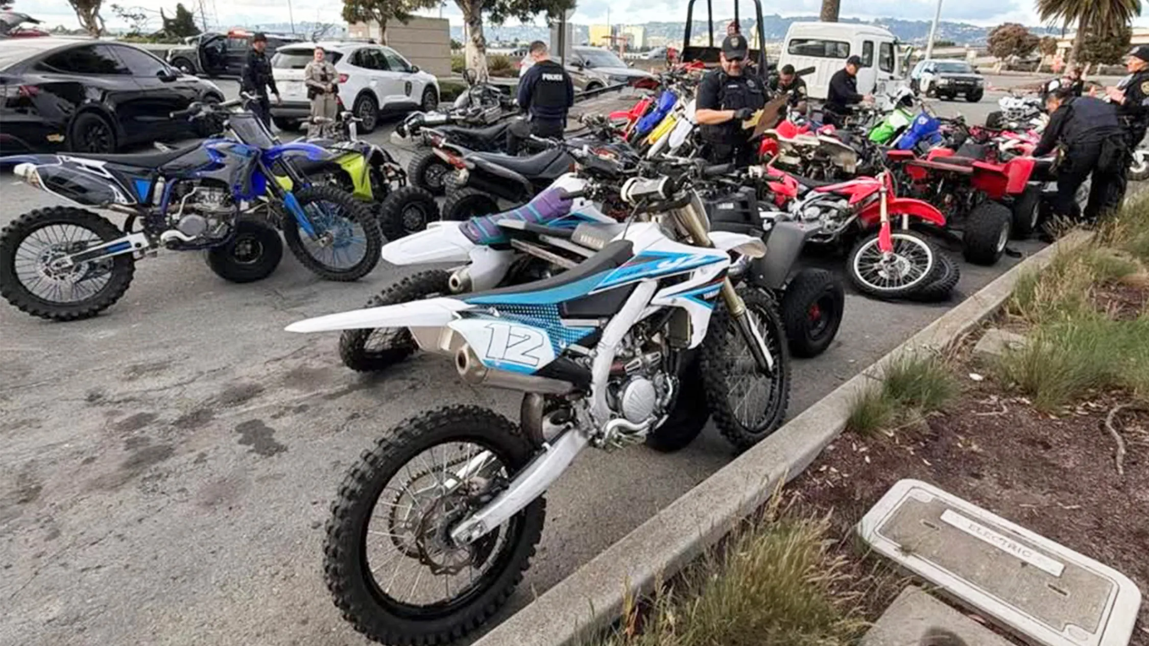 Nach Chaos an der Bay Bridge: Oakland Polizei beschlagnahmt genügend Fahrräder und ATVs für einen Händlerbestand