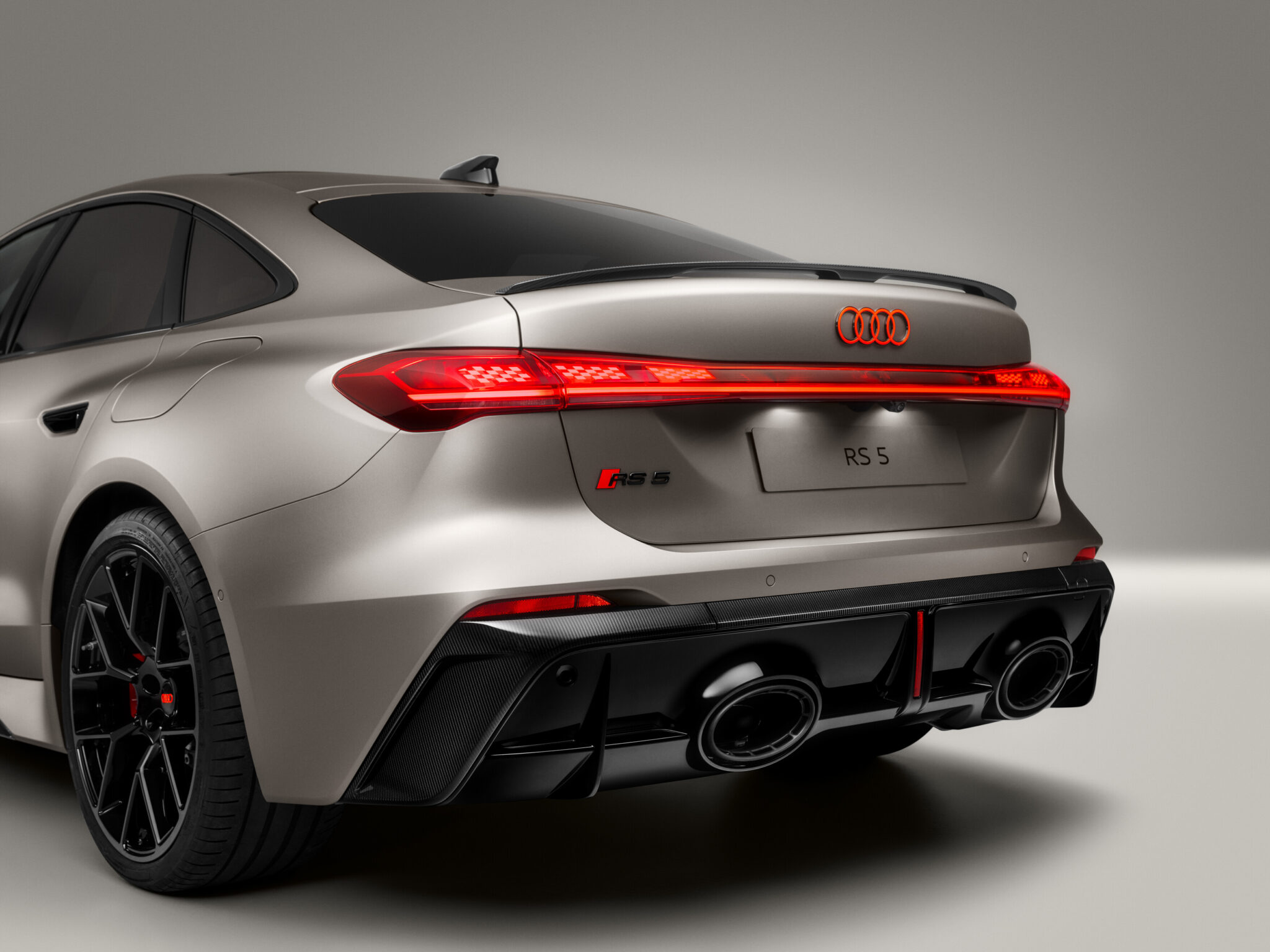 Audis neuer Plug-In-Hybrid RS Performance Wagen kommt nach Miami – der F1 Hot-Lap RS 5