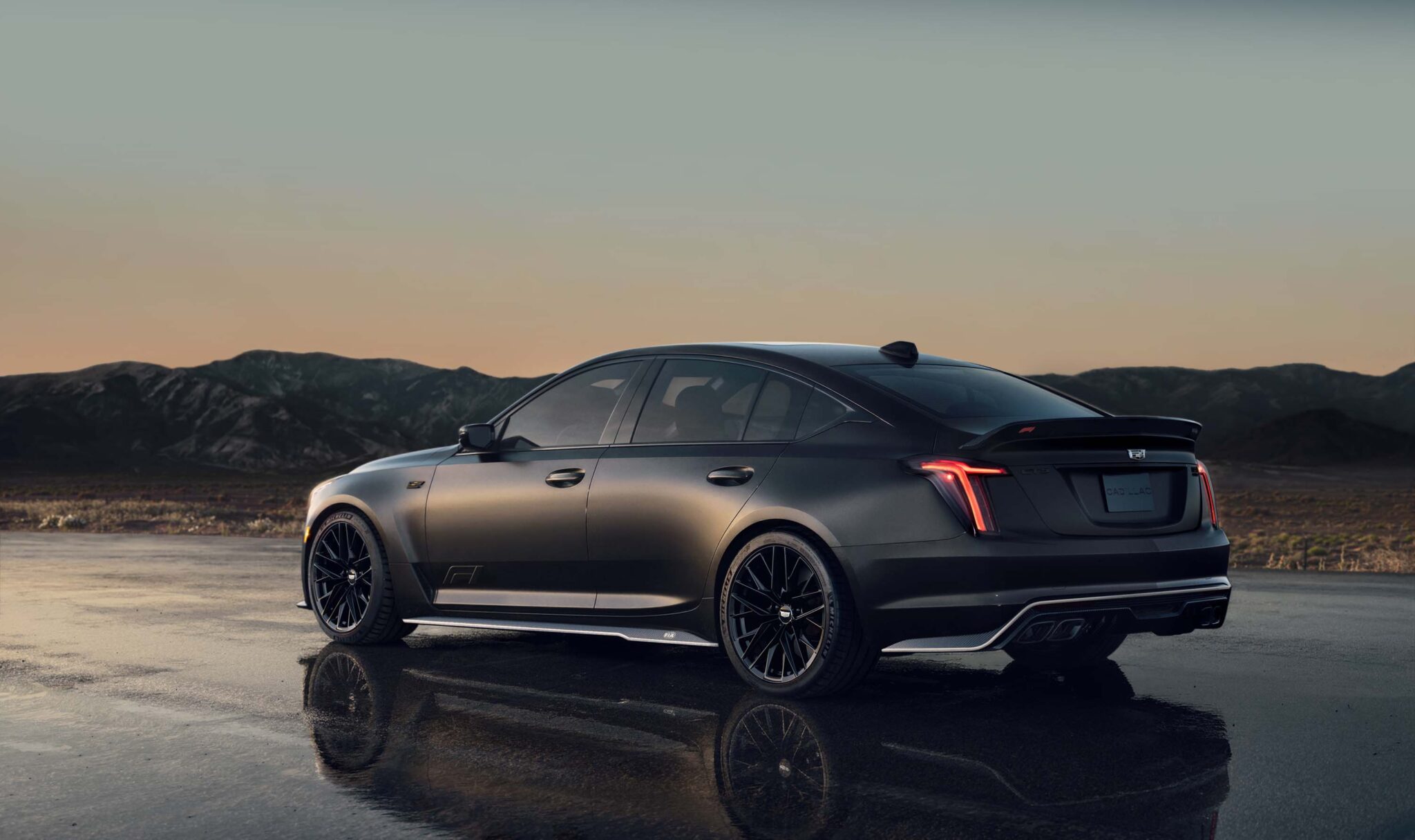 Cadillac feiert Debüt in Miami mit 26 rein manuell betriebenen Blackwings – die bisher leistungsstärksten je gebauten