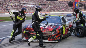 Gas Monkey Garage zündet Ferrari F6 mit 1,5 Millionen Dollar an: Alle vier Hinterräder glühen im extremen Reifenbrand