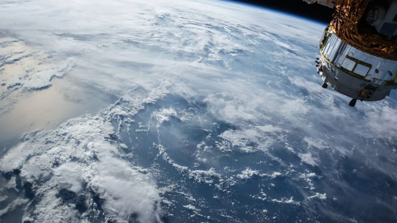 SpaceX hat in sechs Monaten 260 Starlink-Satelliten in der Atmosphäre zerstört.