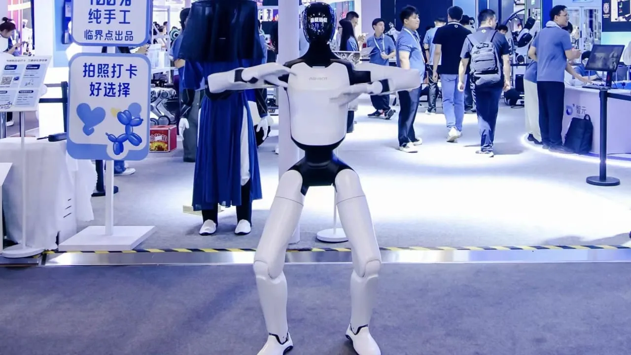 AGIBOT stellt vier neue KI-gestützte Robotermodelle vor