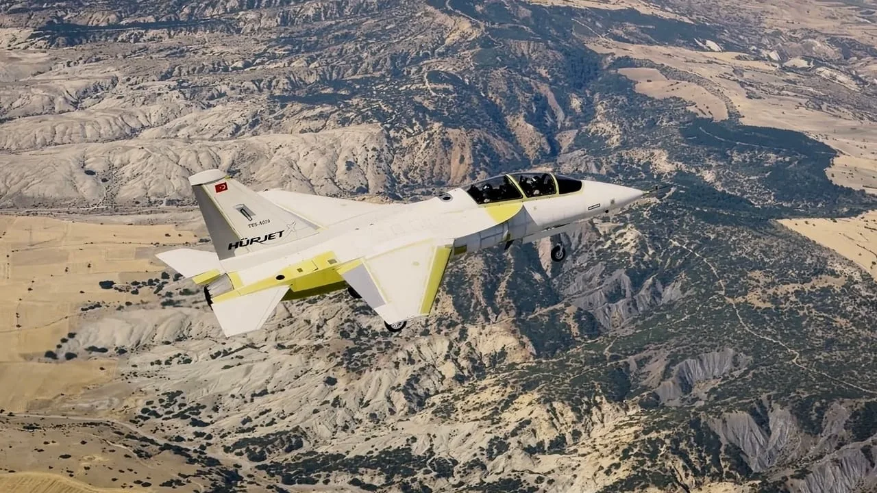 HÜRJET-Kampfhäcks vollführt vor der Übergabe an die türkische Luftwaffe ersten Flug in 18 Minuten