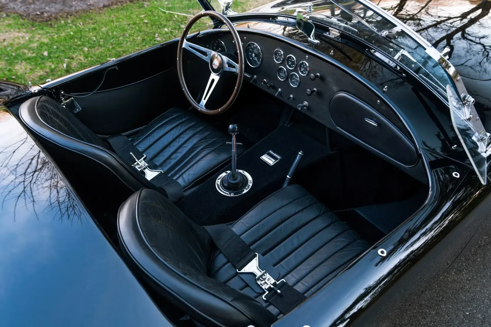 Selbst nach dem Hausverkauf: Der Shelby Cobra bleibt für die meisten unerreichbar.