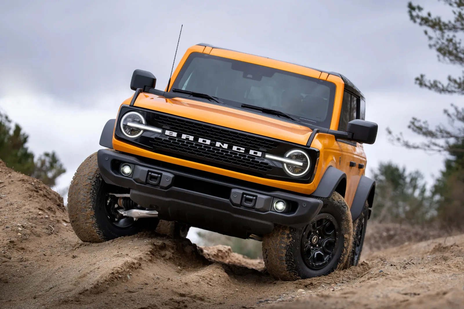 The Ford Bronco's Removable Roof Is Removing Itself | Carscoops
