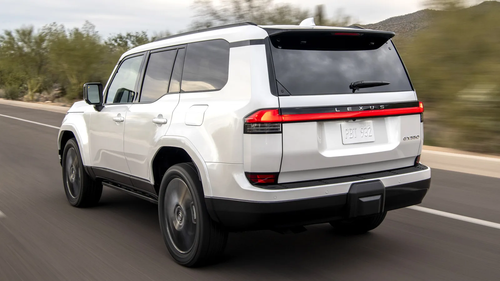 Lexus Exec Basically Confirmed A GX 550h Hybrid, But It May Lose What Buyers Love Most | Carscoops