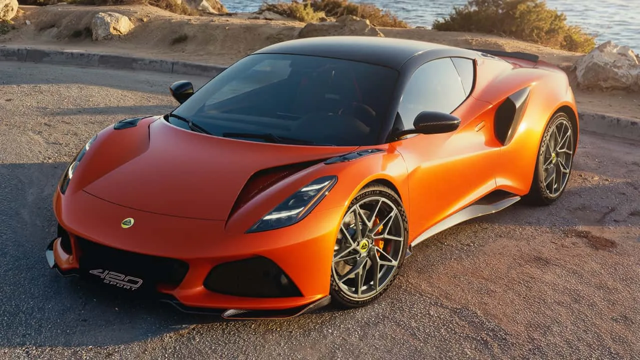 Lotus Emira 420 Sport: Mehr Leistung, weniger Gewicht
