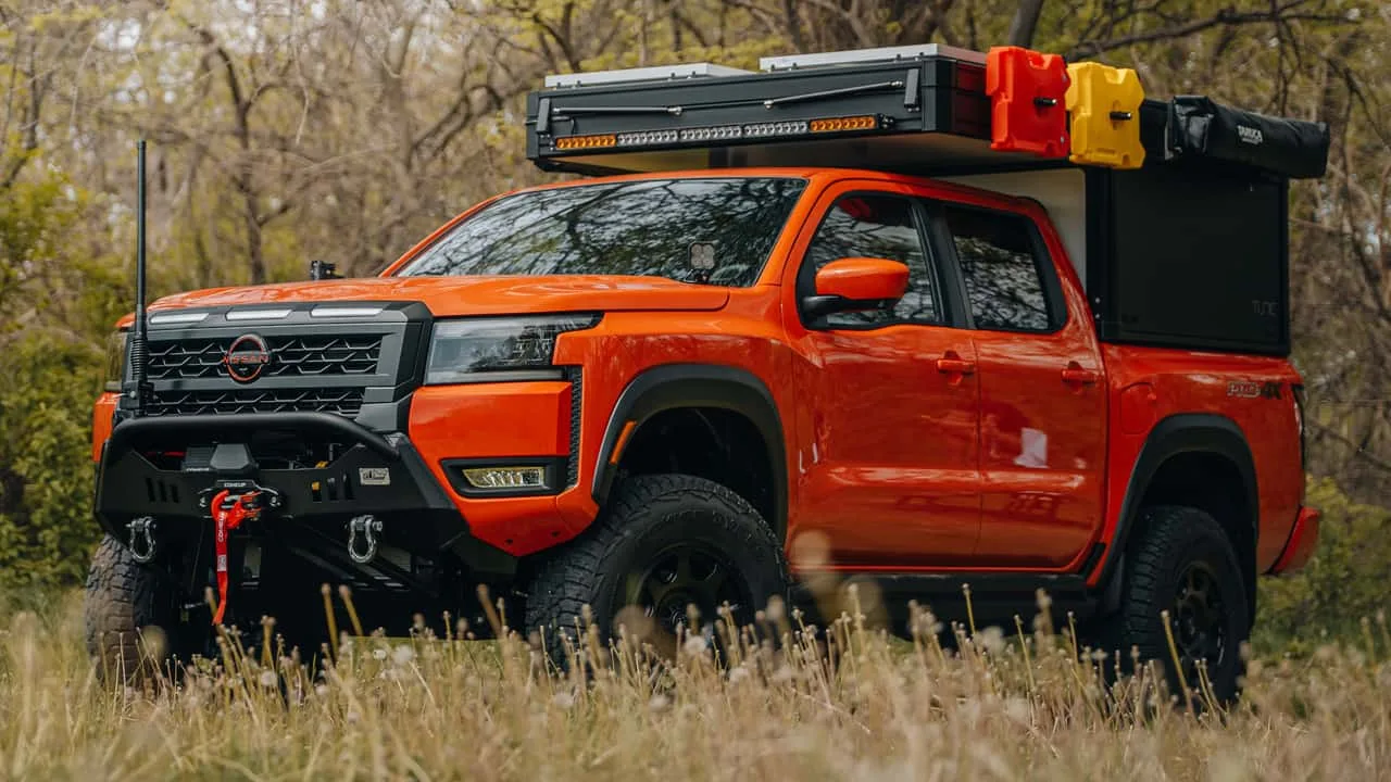 Dieser robuste Nissan Frontier ist das ultimative Overland-Fahrzeug.