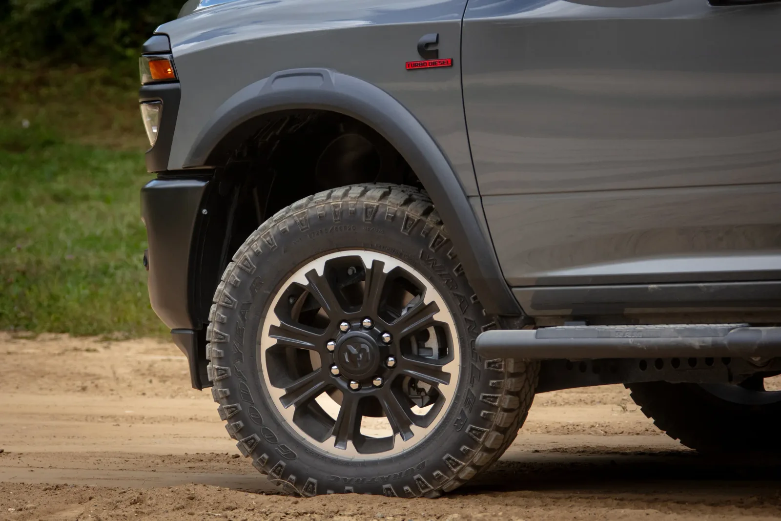 Ram-Trucks übertreffen Geschwindigkeitsbegrenzungen: Der Fall, der Carscoops beschäftigt
