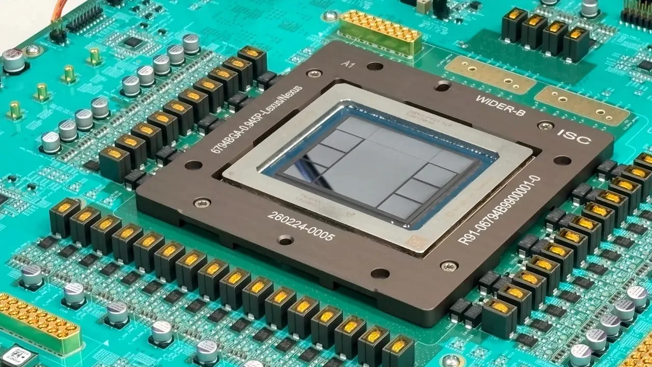 OpenAI-Modell Jalapeño zeigt mit eigenem Chip herausragende Energieeffizienz bei der Inferenzleistung.