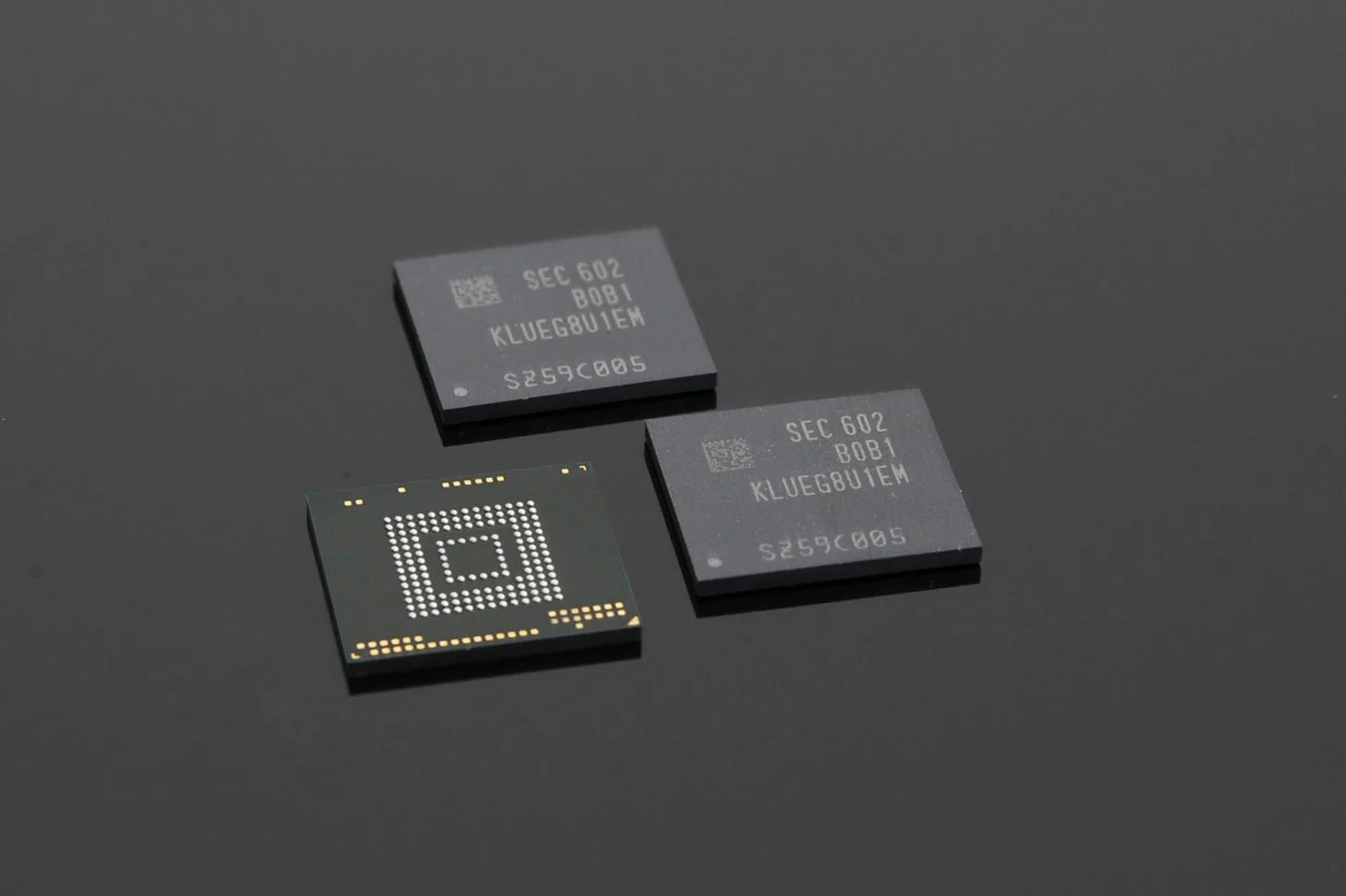 Samsung Galaxy Y1 wird bis Ende 2026 noch vier Jahre lang produziert.