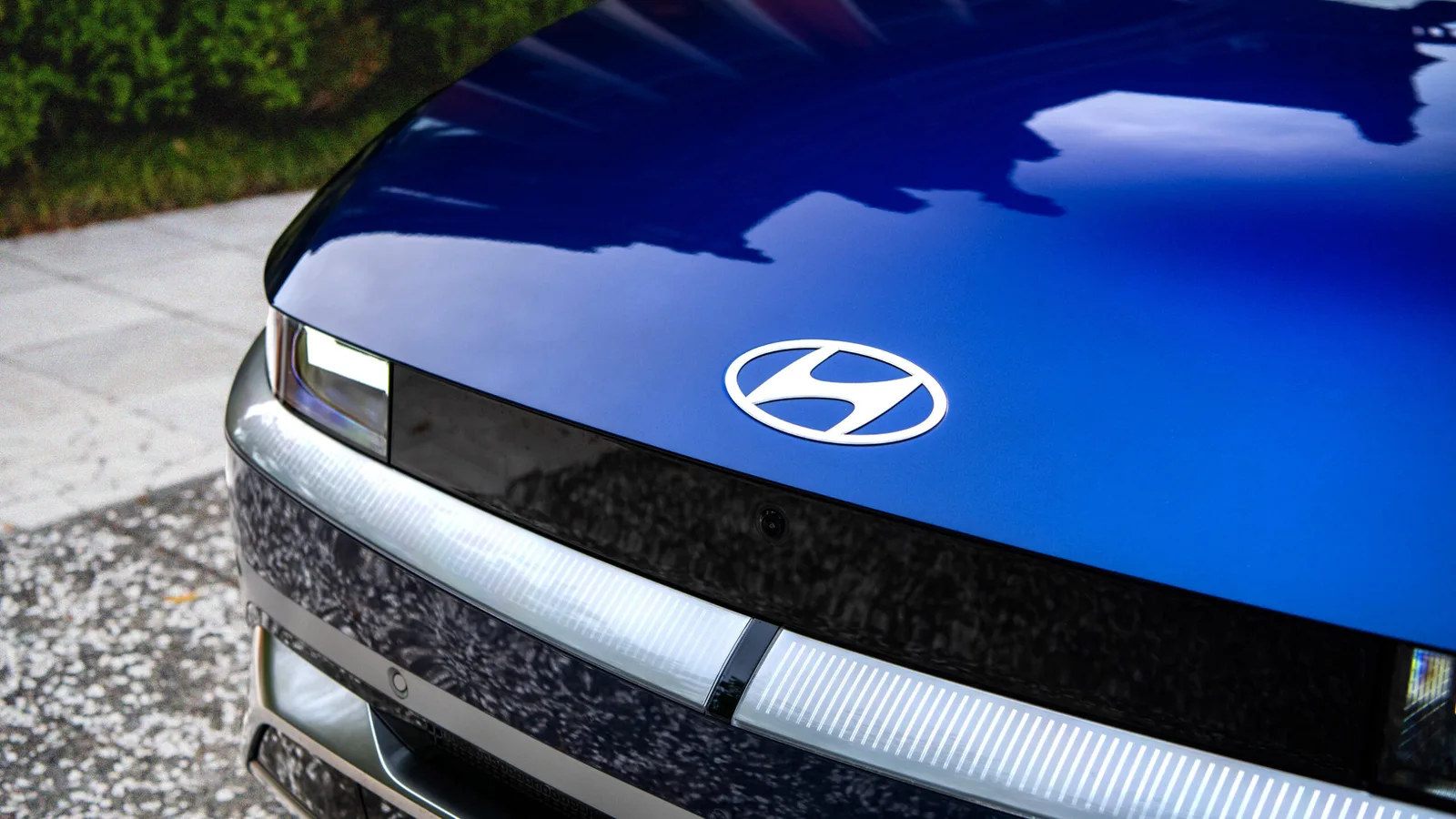 72% Of New EV Buyers Just Traded In A Gas Car, Even After Losing The $7,500 Credit | Carscoops