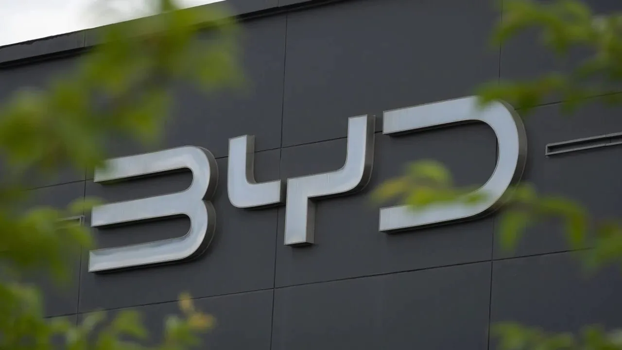BYD überholt Tesla und rettet die Marktführerschaft
