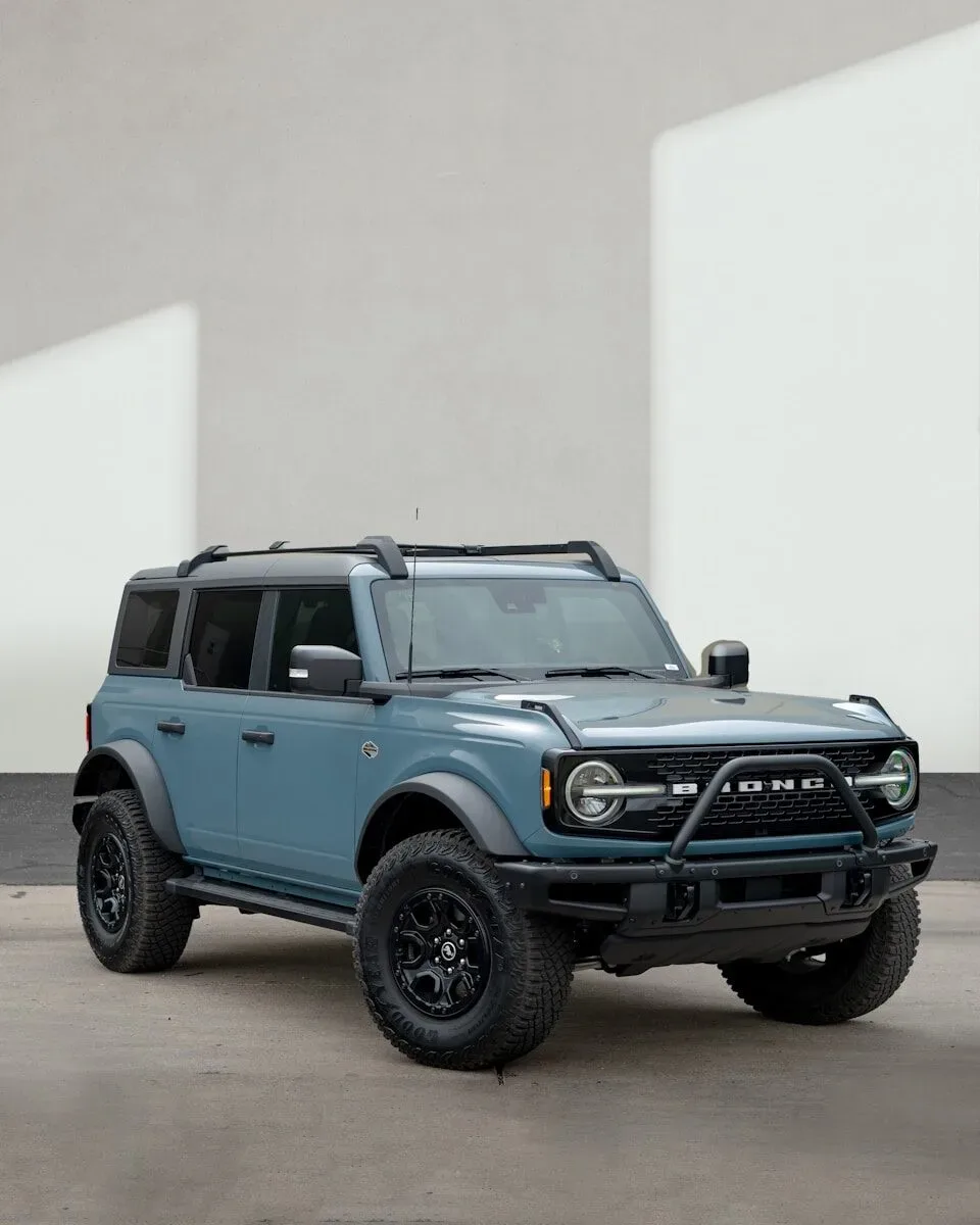 Ford Bronco-Rückruf: Besitzer prüfen Dach wegen Rissgefahr und Zerfall des Hartdachs
