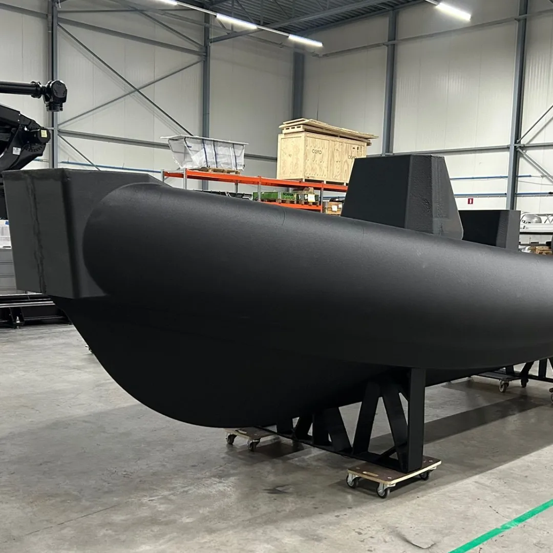 Pentagon plantet 3D-gedruckte Militärfähren aus Vulkanfaser: Nichtleitende Rumpfe für Stealth-Eigenschaften ersetzen 6.545 Meilen Lieferkette, Skalierung auf 25.000 Einheiten pro Jahr an vorderen Stützpunkten möglich.