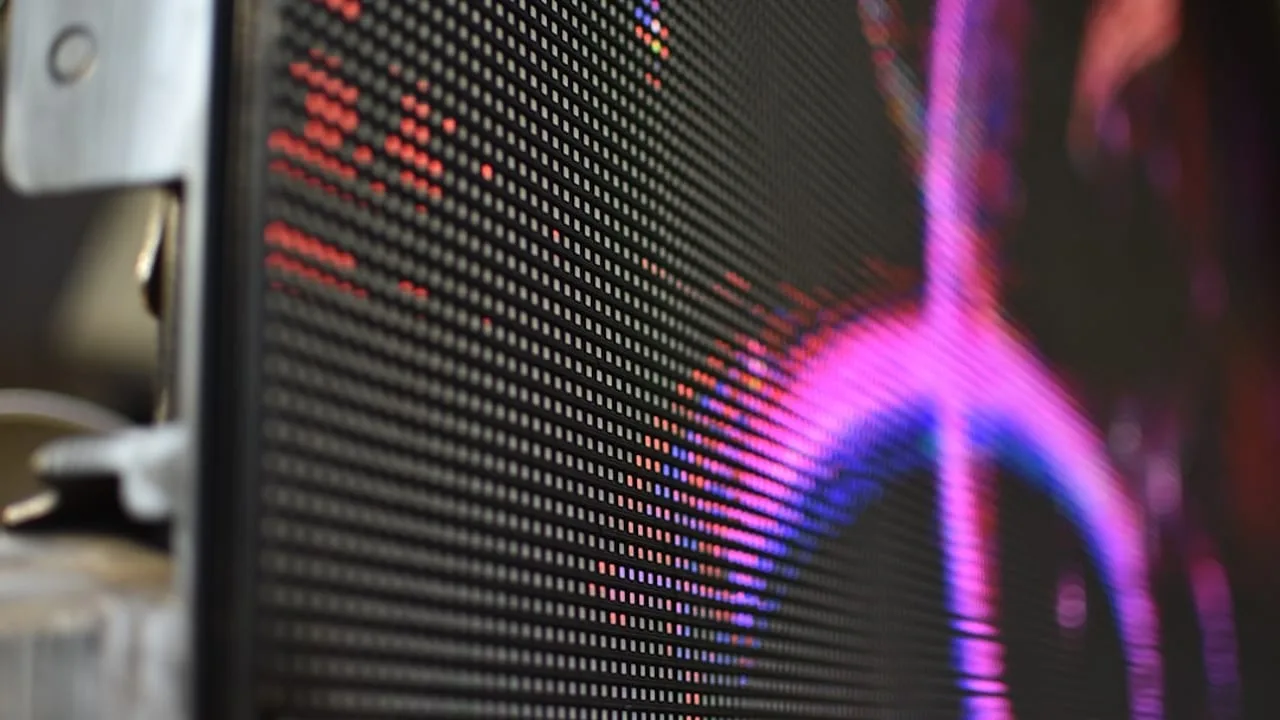 TITAN ARMY 2000 stellt den brillenfreien 3D-Mini-LED-Monitor mit 2000 Nits Helligkeit vor