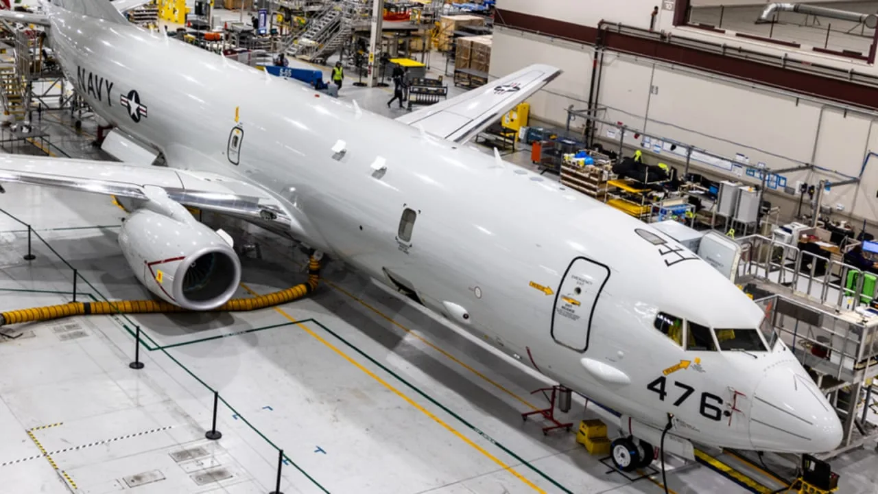 Boeing unterzeichnete einen 880-Millionen-Dollar-Vertrag für P-8A Poseidon-Trainingsysteme mit der US-Marine.
