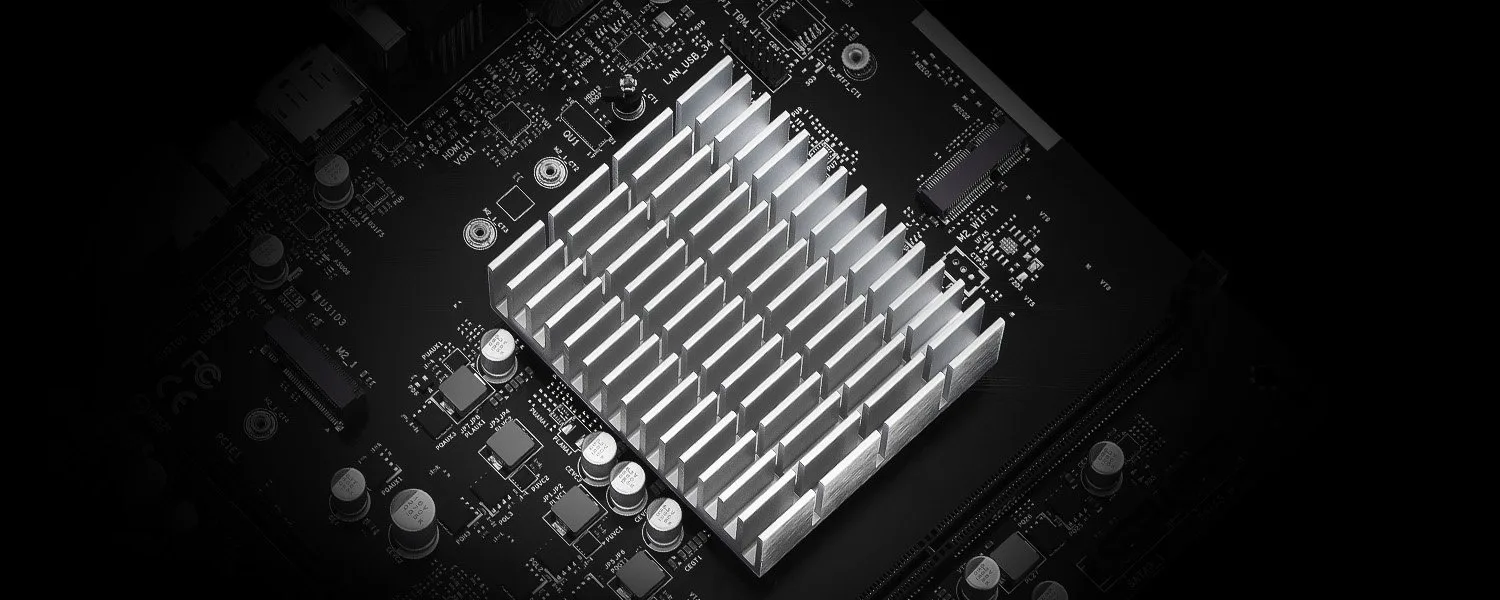 ASRock N250M/D5: Desktop mit nur einem DIMM, einer SSD und ohne Lüfter für leise Builds