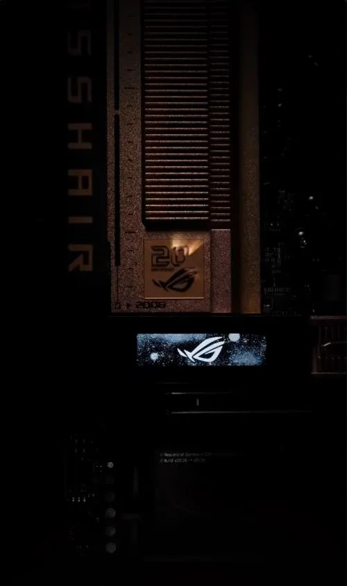 ASUS feiert 20. Jahrestag: Legendarer ROG Crosshair-Kühler aus 2006 kehrt für neue Mainboard-Generation zurück