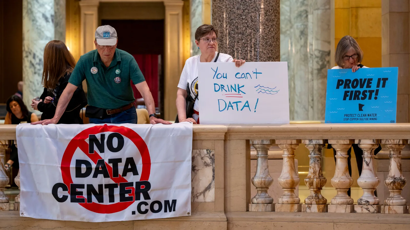 Brad Paisley joins fight as zoo's dispute with AI data center escalates, petition tops 330,000 signatures — Nashville weighs sweeping hyperscale ban