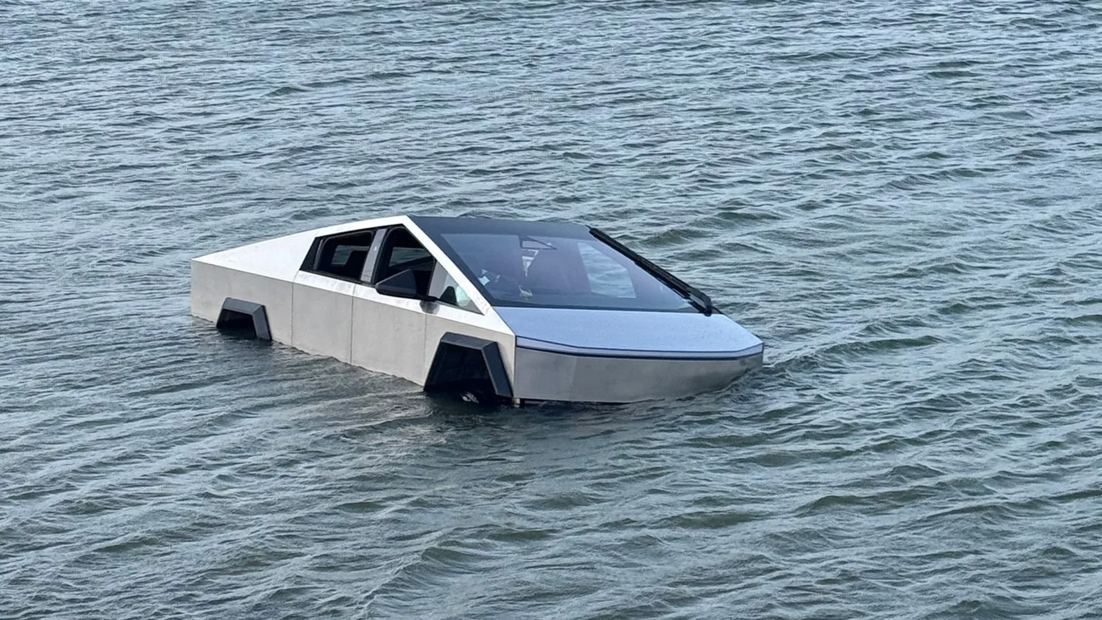 A Cybertruck Owner Just Turned Wade Mode Into Get Arrested Mode In Texas | Carscoops