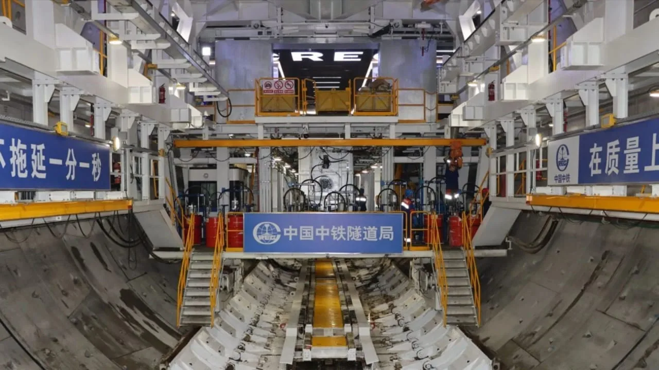 Chinas riesiger Tunnelboiler bricht unter dem Jangtsekiang neue Rekorde