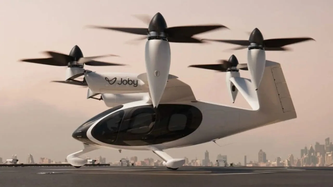 Zehn futuristische Flugzeuge mit vertikalem Start- und Landeverfahren stehen kurz vor dem Einsatz.